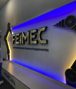 Read more about the article Engrenar Jr. Marca Presença na Feira FEIMEC 2024